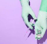 Une femme licenciée pour avoir refusé le vaccin contre le Covid gagne 12 millions de dollars